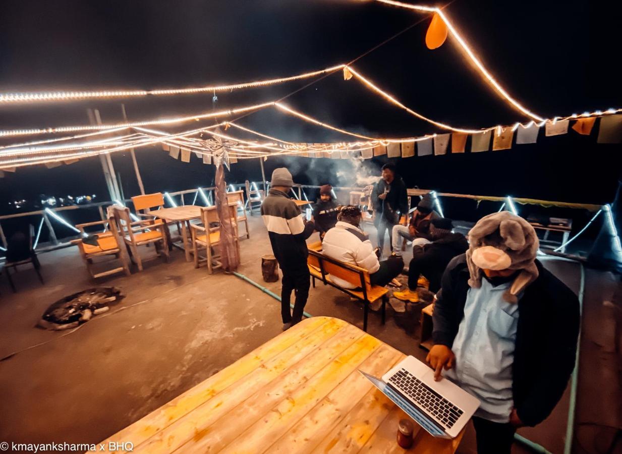 Хостел Backpackers Headquarter Manali Экстерьер фото
