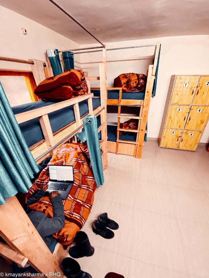 Хостел Backpackers Headquarter Manali Экстерьер фото