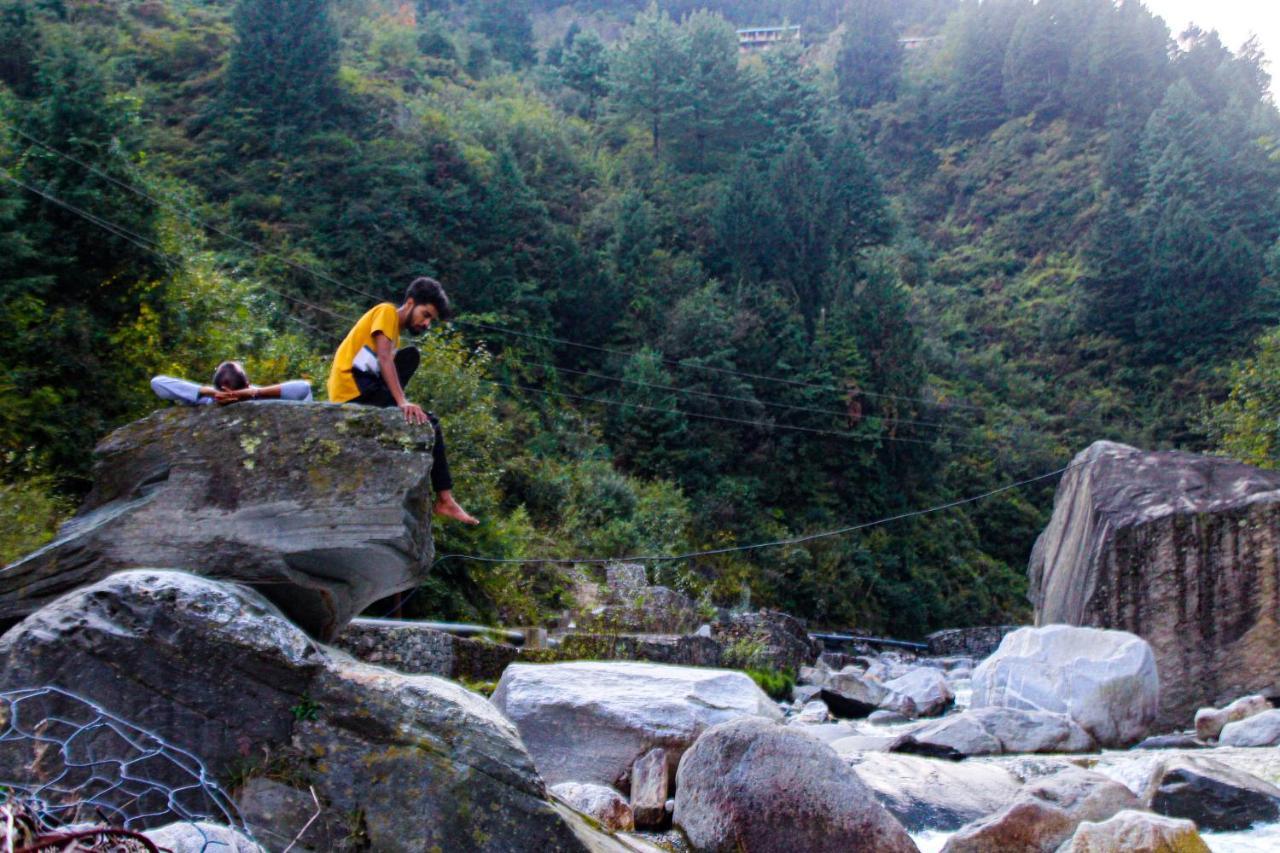 Хостел Backpackers Headquarter Manali Экстерьер фото
