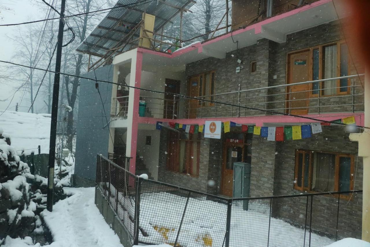 Хостел Backpackers Headquarter Manali Экстерьер фото