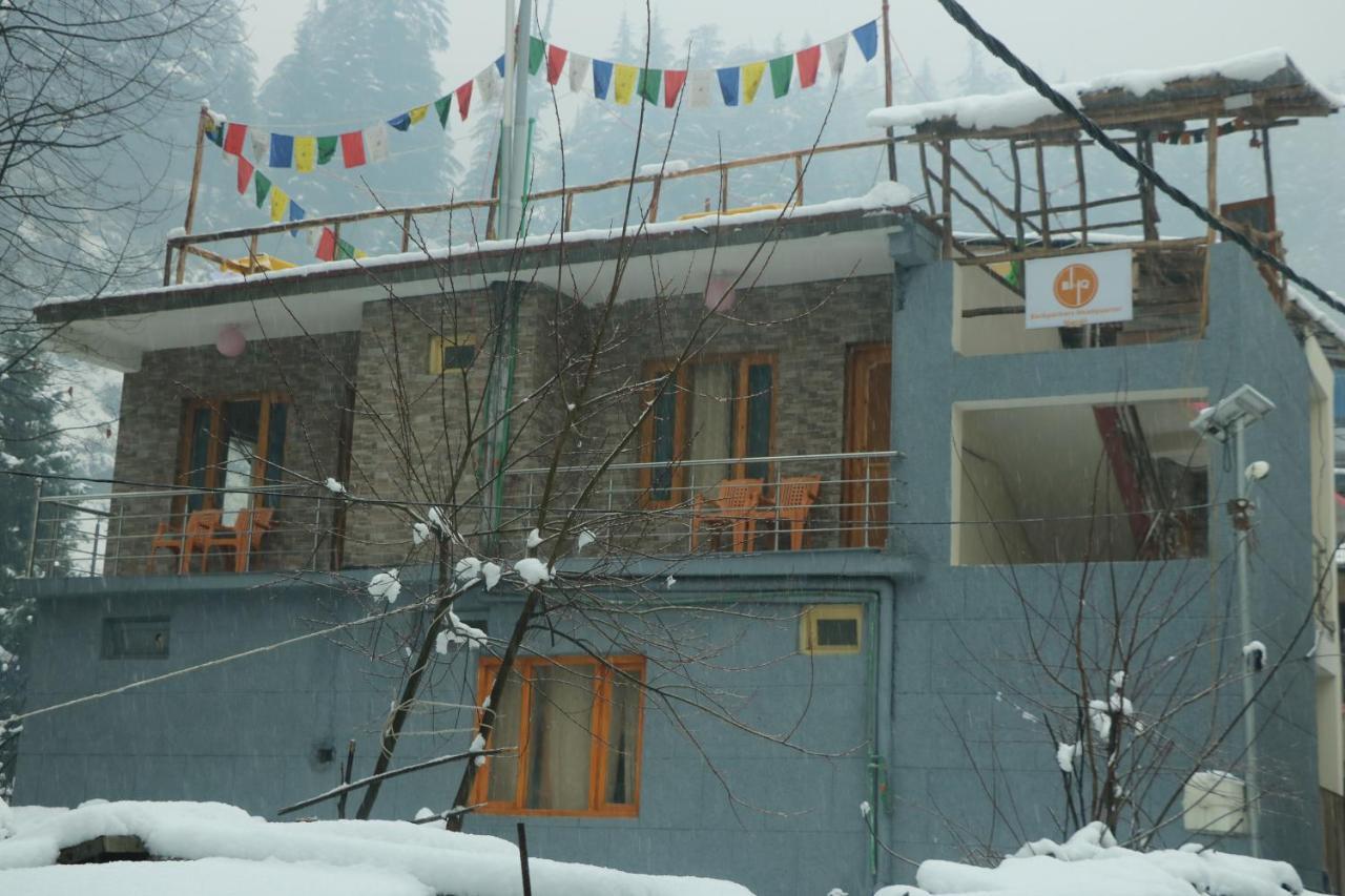 Хостел Backpackers Headquarter Manali Экстерьер фото